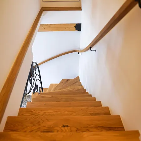 House Tinka بليد